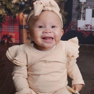 Meet your Posher, Lois